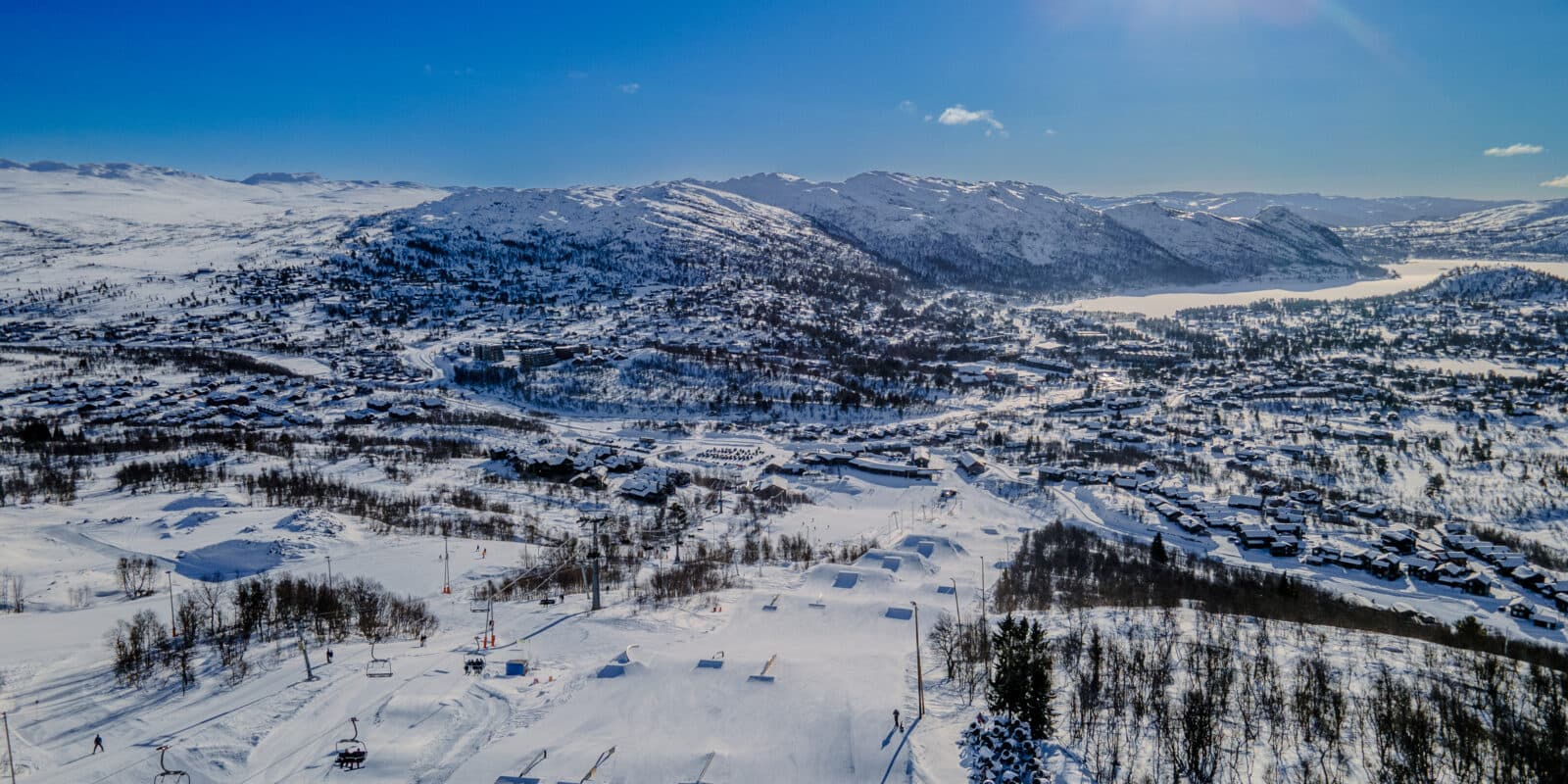 Hovden i Setesdal dronebilde fra alpinbakken Nos