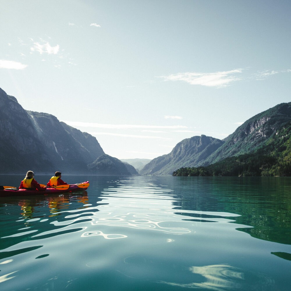 Kajakk i Hardangerfjorden med Trolltunga active