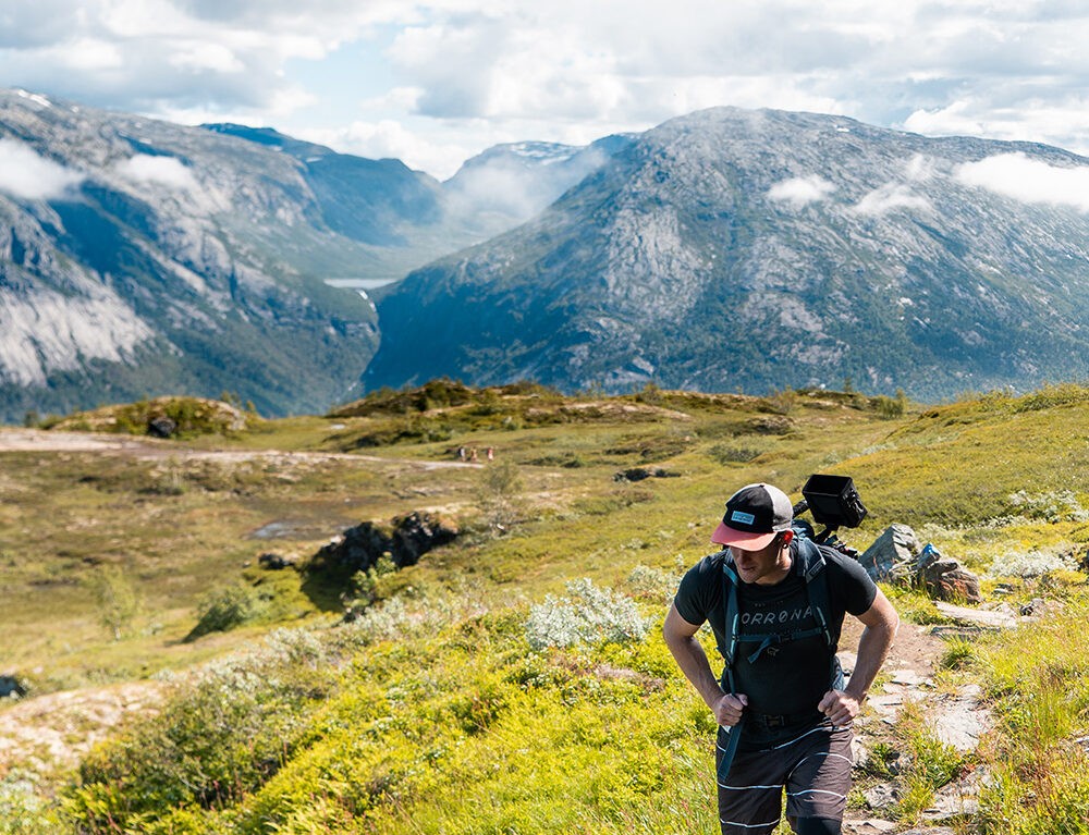 Guidet tur gjennom Dronningstien i Hardanger med Trolltunga Active