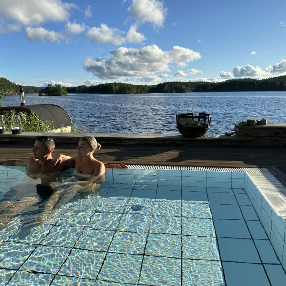 Varmebasseng med utsikt fra Rømskog Spa & Resort