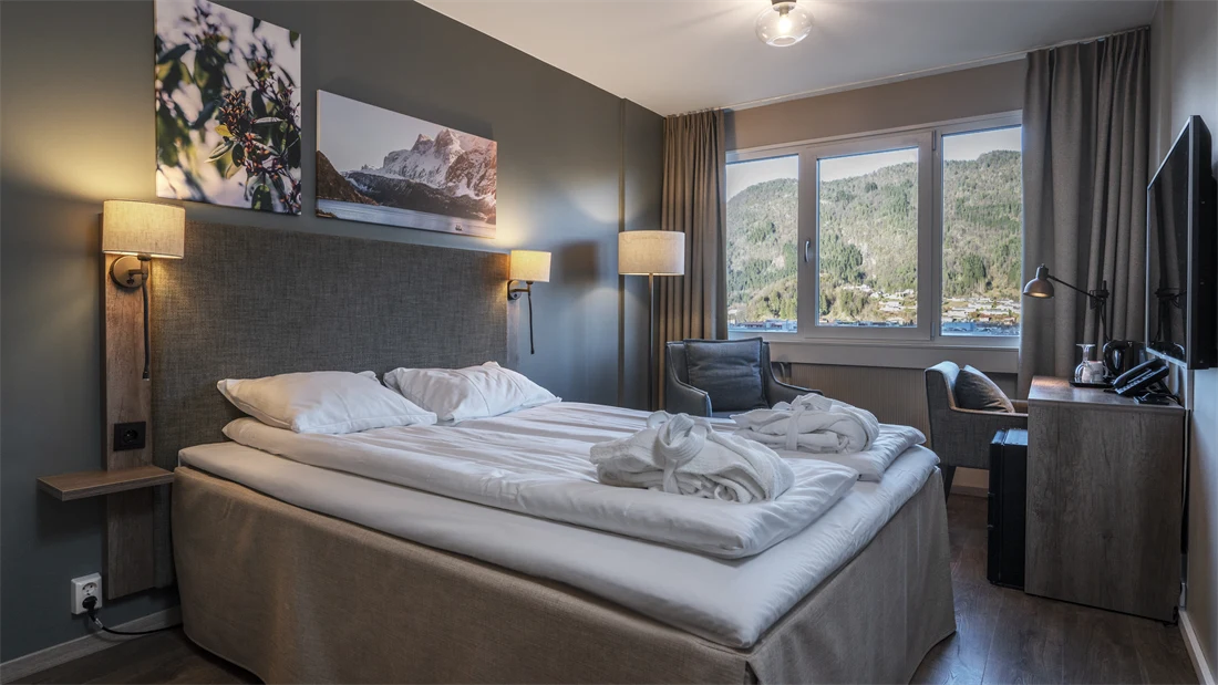Førde Hotell i Førde. Del av unike hoteller kjeden og partner av Tilbring som gir 10% rabatt på hotellet