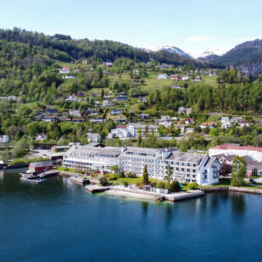 Brakanes Hotel i Fjordtind Hotels kjeden i Ulvik i Hardangerfjorden
