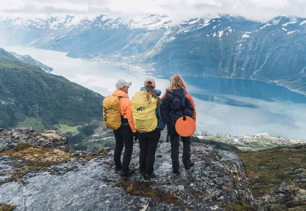 Guidet tur gjennom Dronningstien i Hardanger med Trolltunga Active