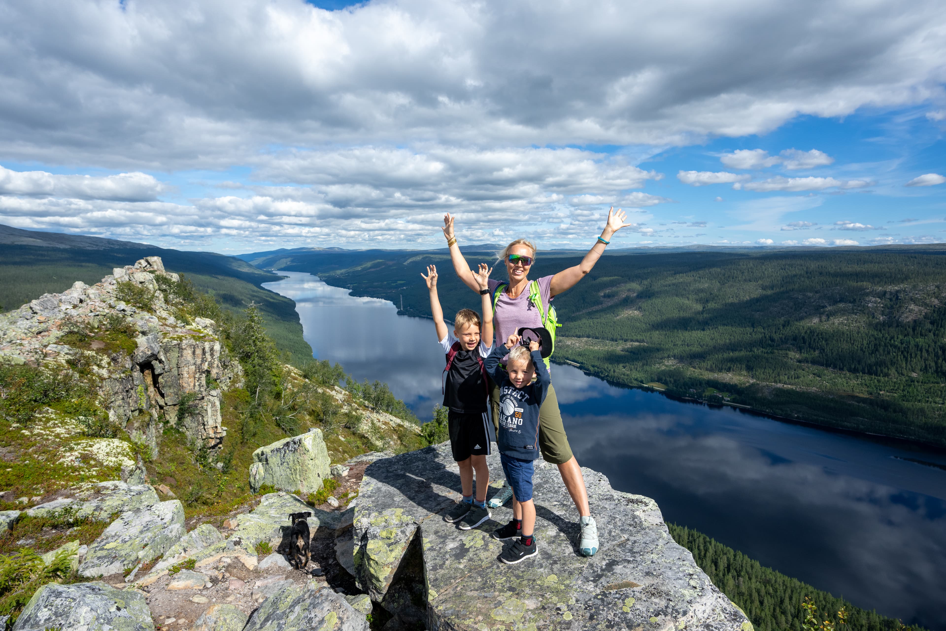 Familie på toppen av Skagvola på Trysil