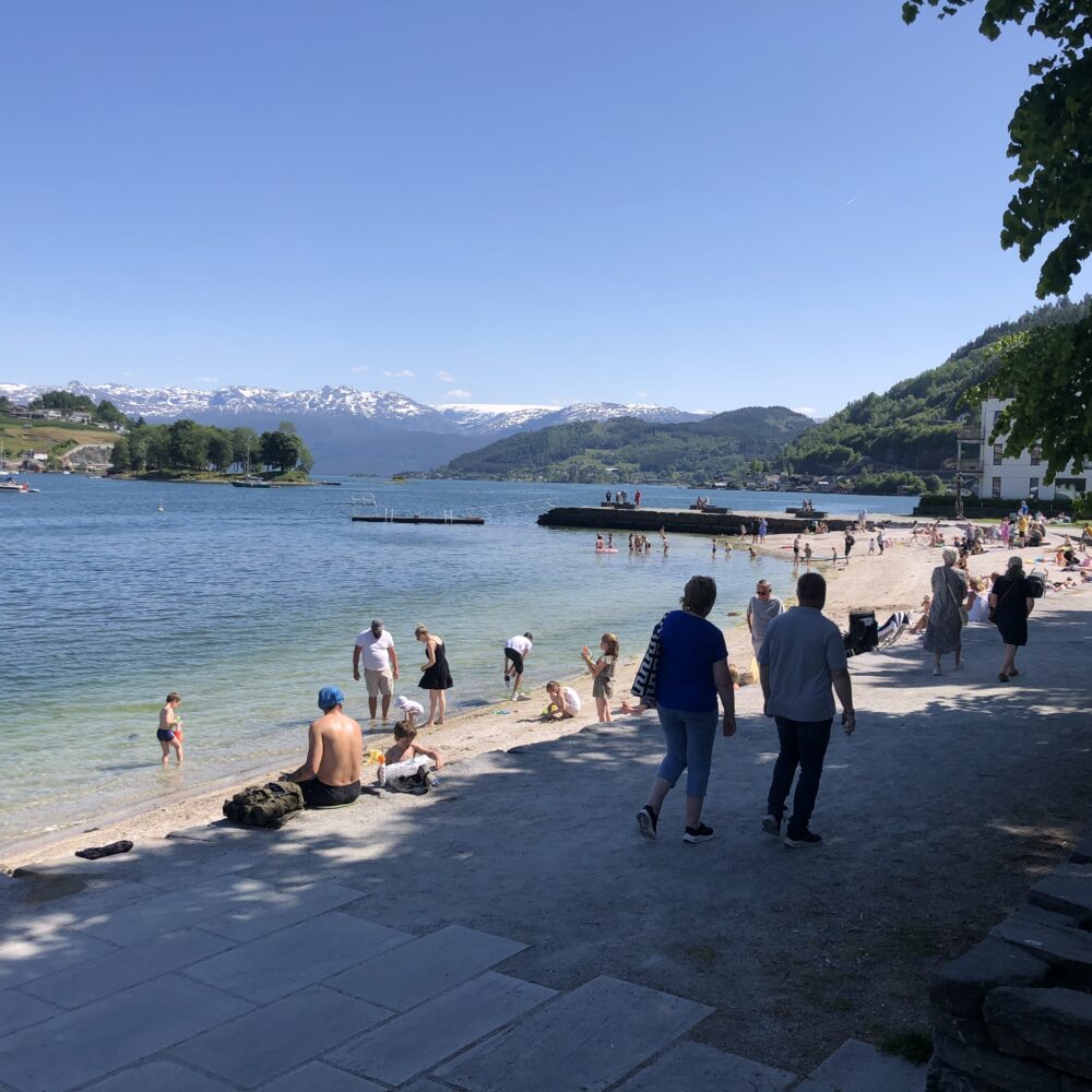 Strand besøk med Norheimsund RIB Seafari