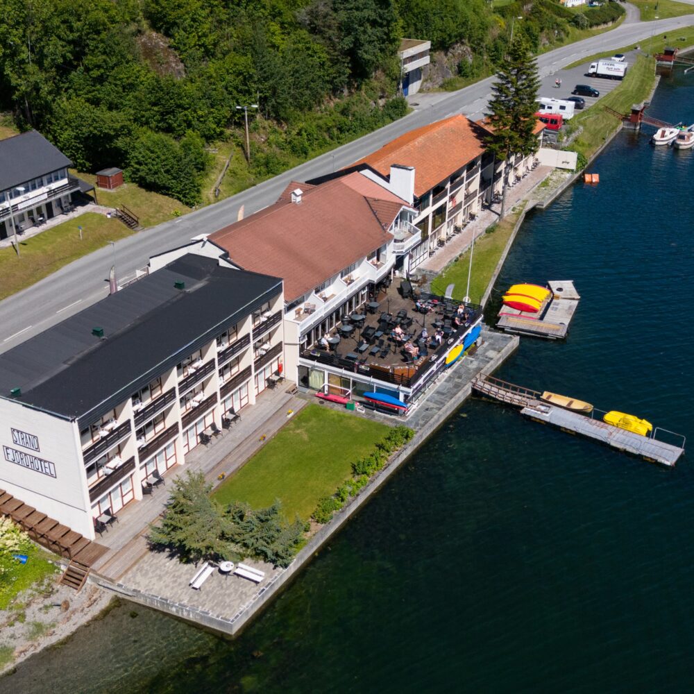 Be Nature - Strand Fjordhotel - view on hotel from sky-drone
