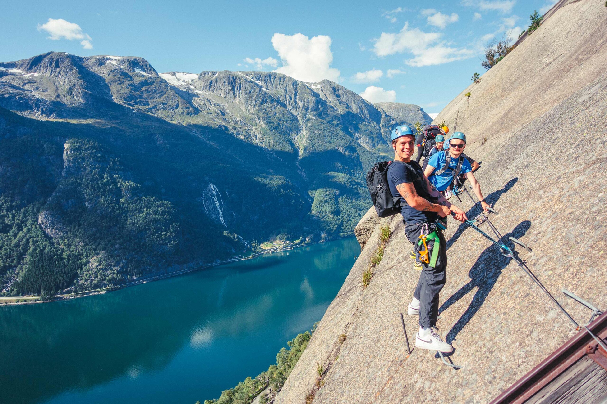 Tyssedal Via Ferrata med Trolltunga Active