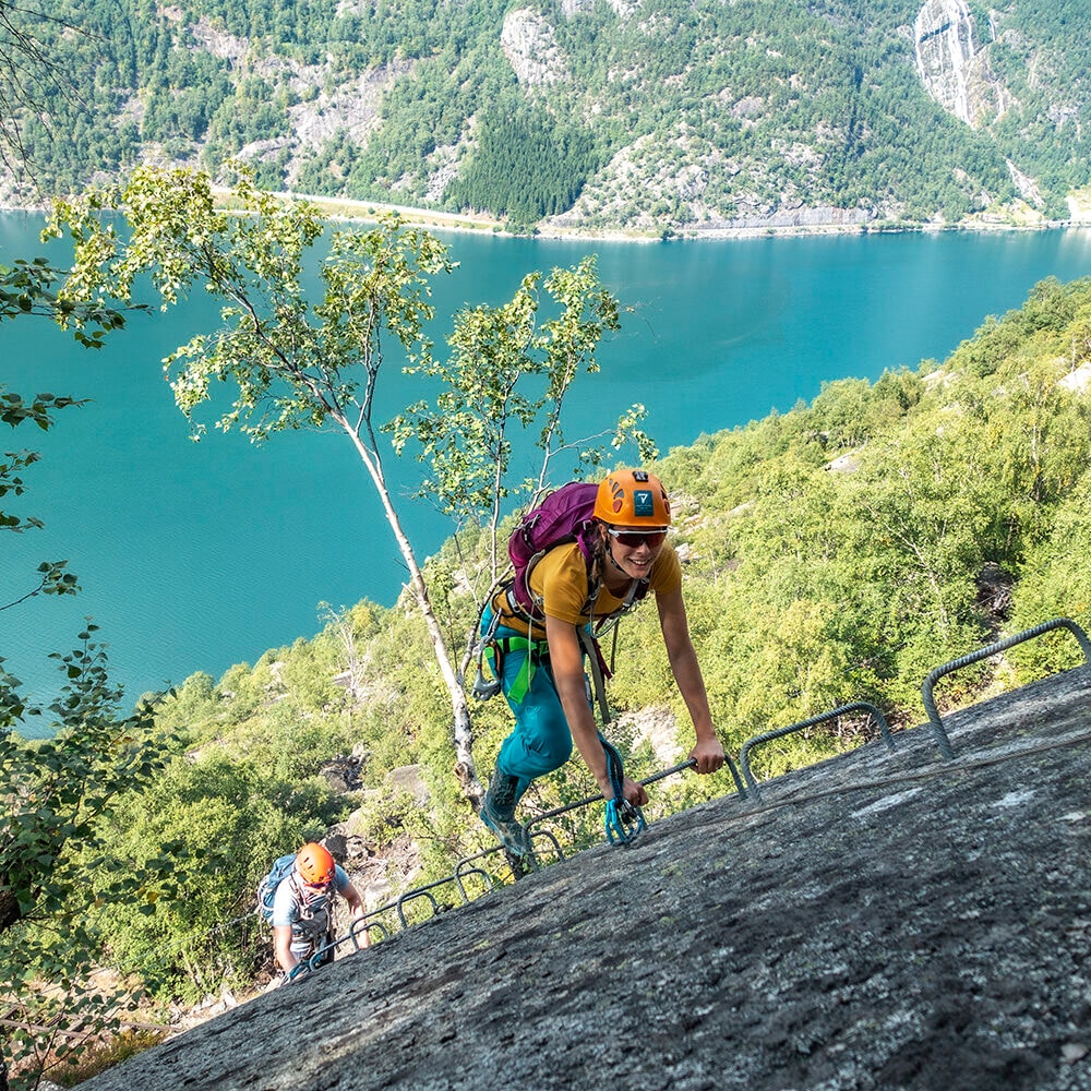 Tyssedal Via Ferrata med Trolltunga Active
