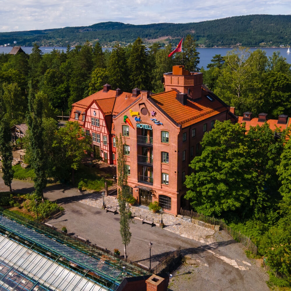 Ramme Fjordhotell og kulturdestinasjon del av Unike Hoteller som har Havlystparken og Norges største private Munch samling partner av Tilbring i Hvitsten nær Oslo