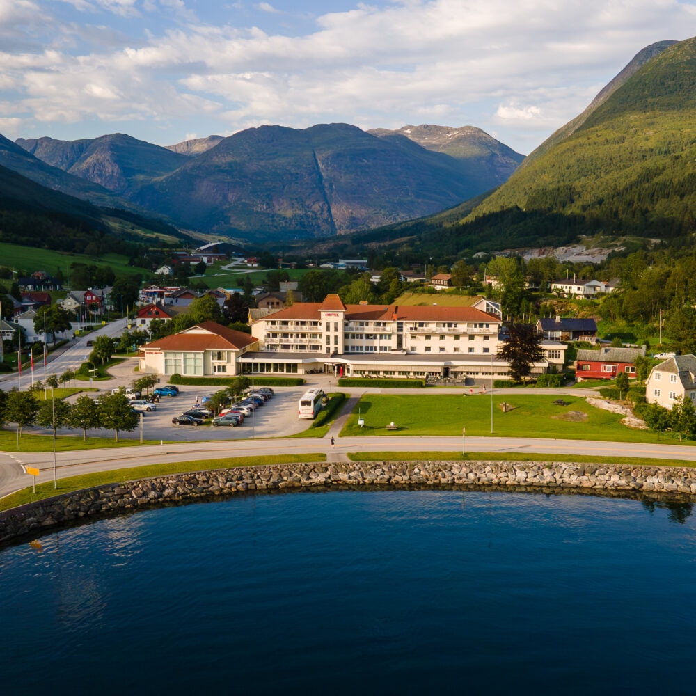 Grand Hotel Skei i Unike Hoteller, Tilbring bilder og tilbring partner fra juli 2025