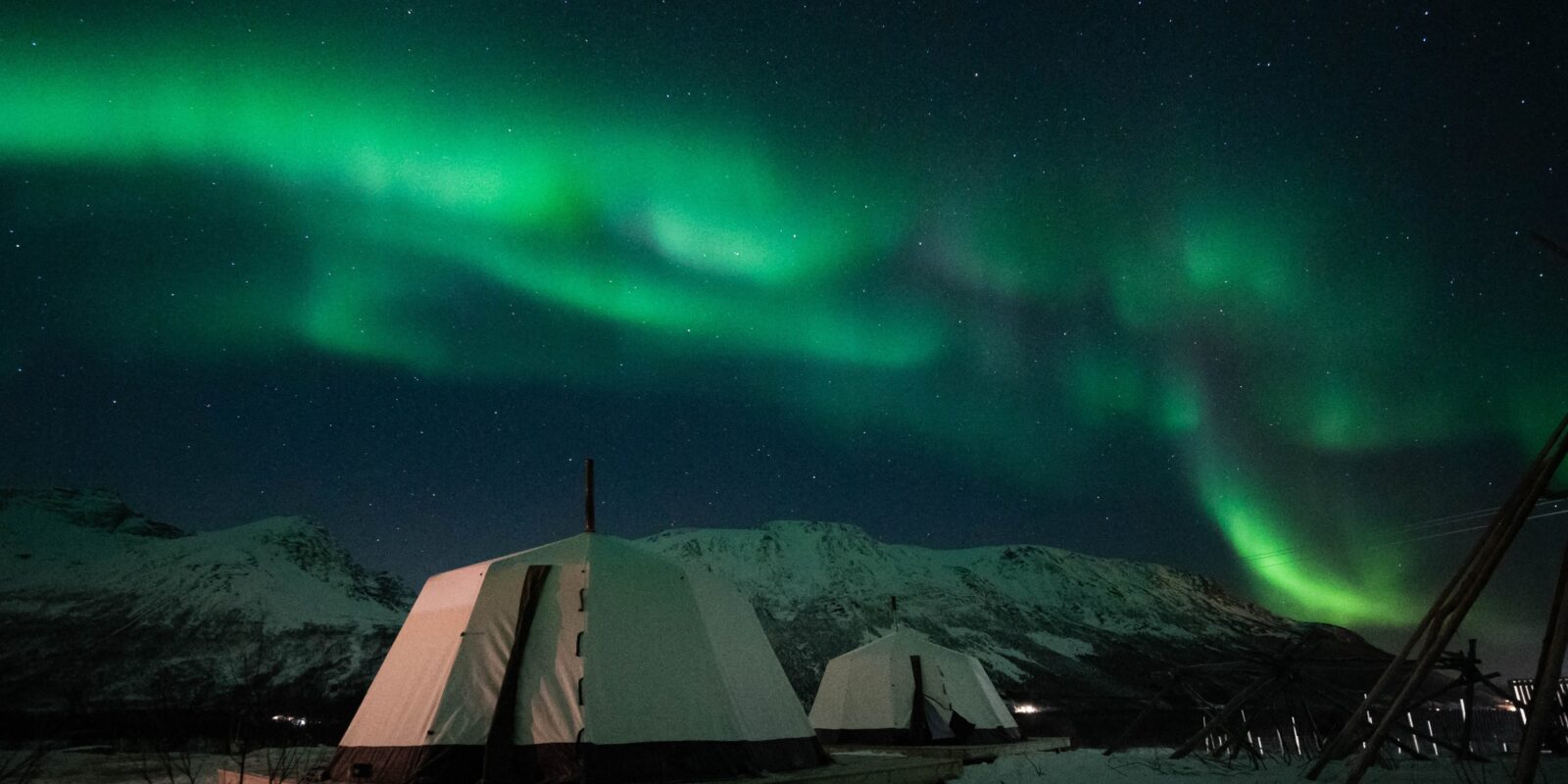 Overnatting i lavvo og reinsdyrslede – arktisk eventyr hos Tromsø Lapland partner av Tilbring med rabattkode coupon code discount