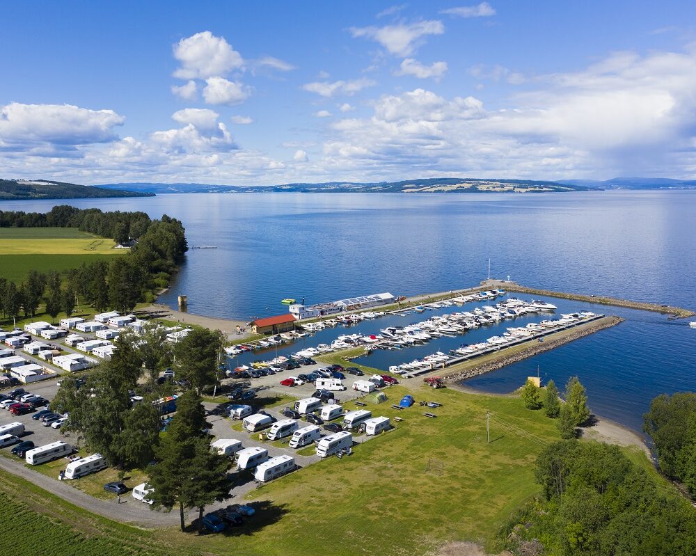 Evjua Camping del av Evjua Strandpark ved Mjøsa partner av Tilbring med rabattkode