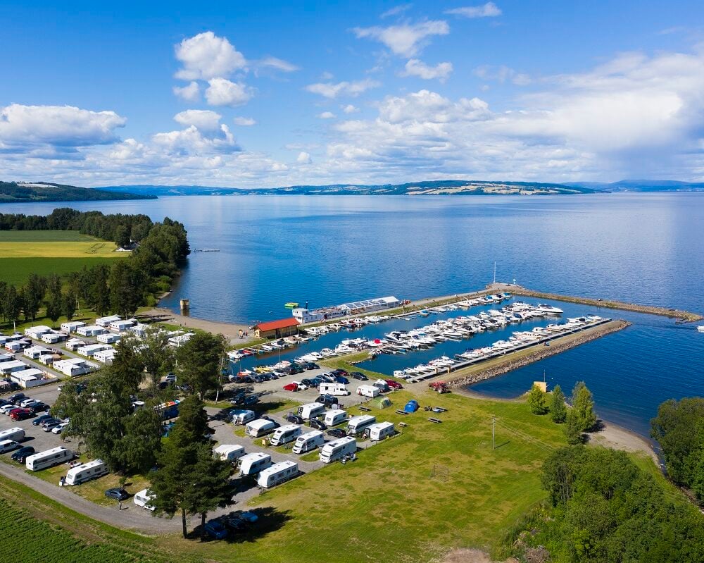 Evjua Camping del av Evjua Strandpark ved Mjøsa partner av Tilbring med rabattkode