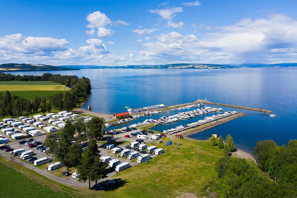 Evjua Camping del av Evjua Strandpark ved Mjøsa partner av Tilbring med rabattkode