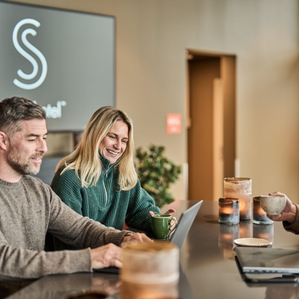Smart Hotel Bodø mennesker i fellesområde
