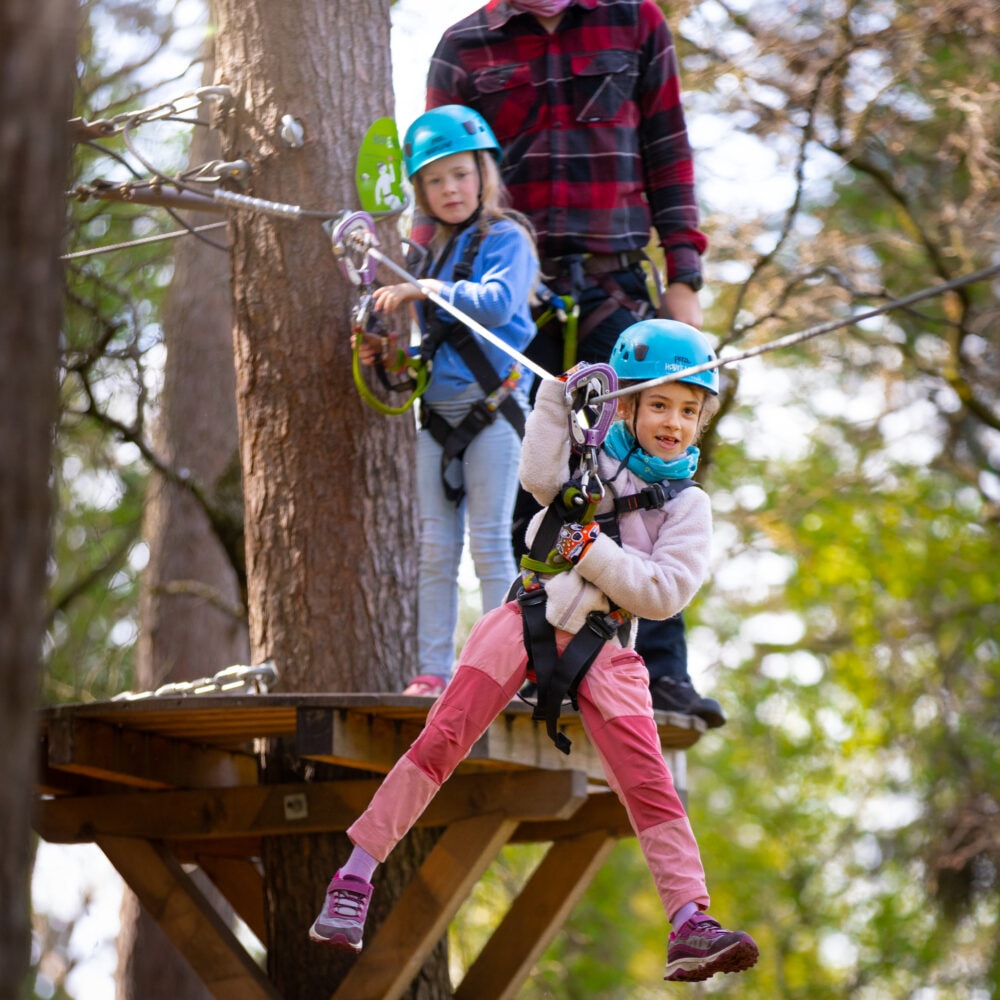 Høyt & Lavt Trondheim klatrepark i Trøndelag perfekt for barnefamilier og alle aldre partner av Tilbring med rabattkode