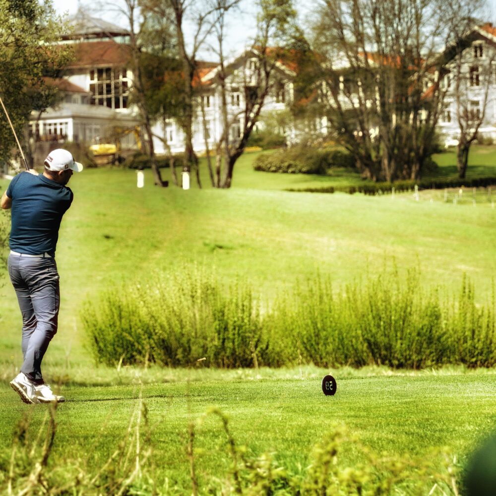 Losby Gods aktiviteter ute golf