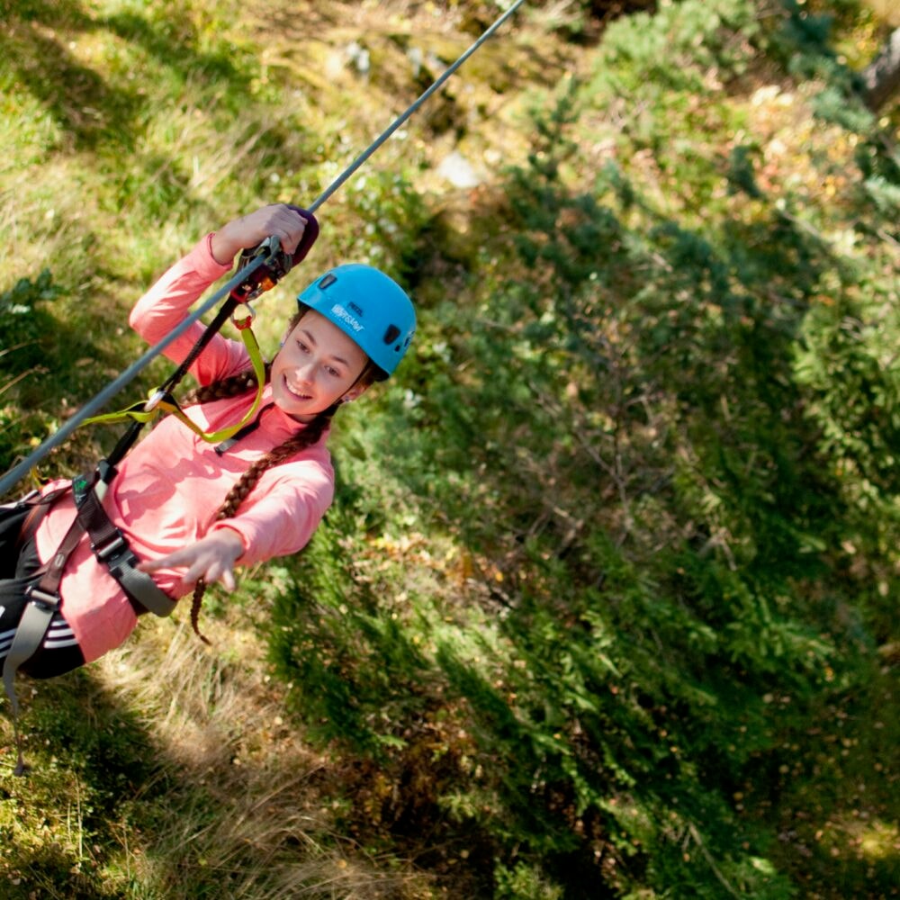 Høyt & Lavt Trondheim klatrepark i Trøndelag perfekt for barnefamilier og alle aldre partner av Tilbring med rabattkode