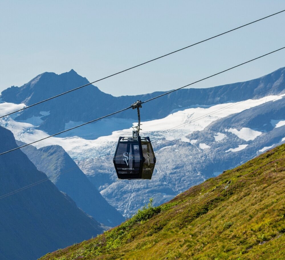 Strandafjellet turdestinasjon og skibakke med Gondol i Møre og Romsdal partner av Tilbring med rabattkode