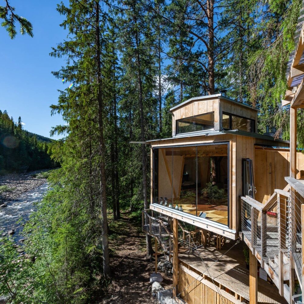 Å Auge Tretopphytte til Å Camp i Tinn Austbygd, partner av Tilbring med rabattkode