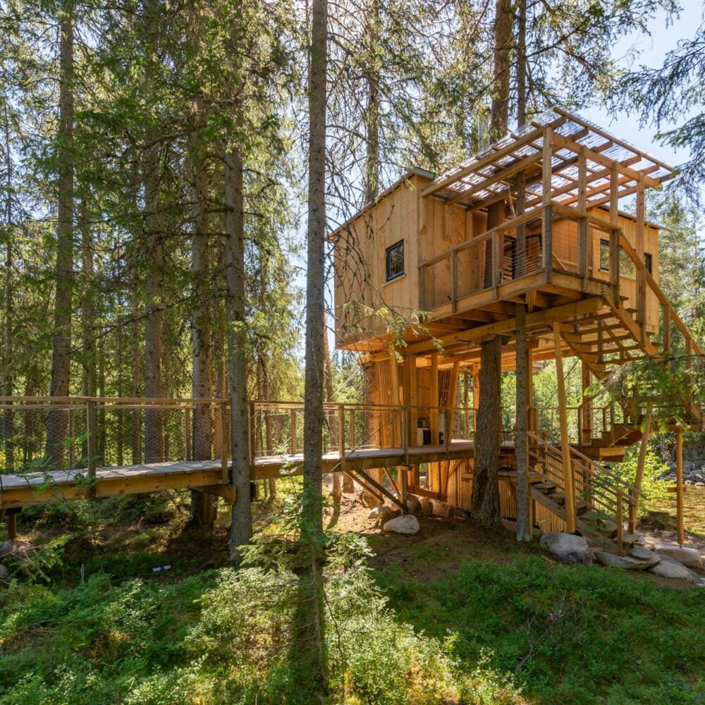 Å Auge Tretopphytte til Å Camp i Tinn Austbygd, partner av Tilbring med rabattkode