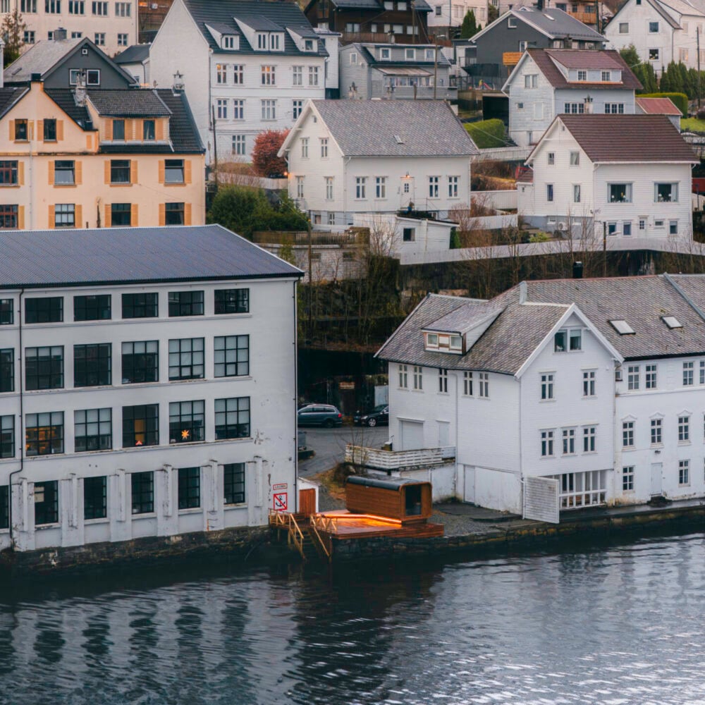 Ytre Arna Sauna som er en del av Vestfjord Sauna, partner av Tilbring med rabattkode som gir 10% rabatt. Ofte billigst