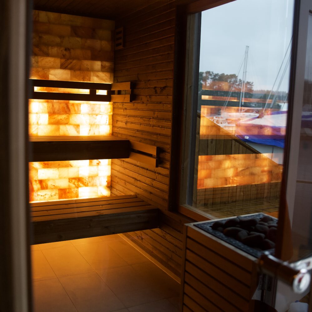 Hjellestad Sauna som er en del av Vestfjord Sauna, partner av Tilbring med rabattkode som gir 10% rabatt. Ofte billigst