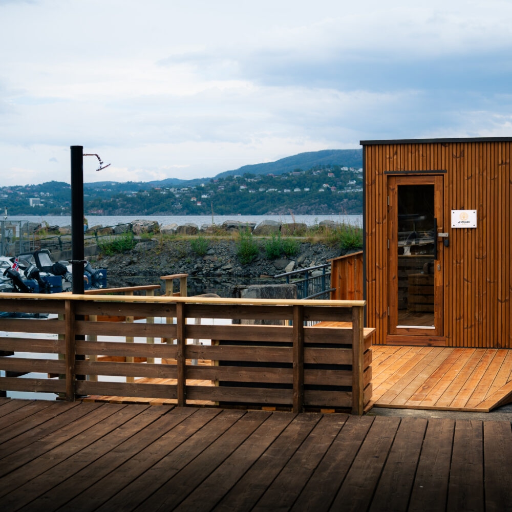 Florvåg Sauna, en del av Vestfjord Sauna, partner av Tilbring med rabattkode som gir 10% rabatt. Ofte billigst