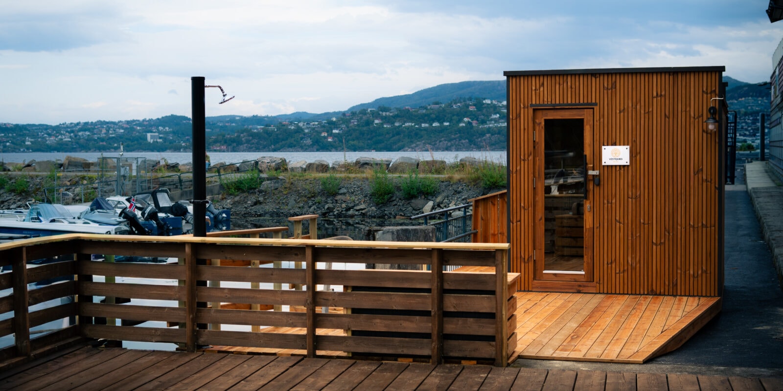Florvåg Sauna, en del av Vestfjord Sauna, partner av Tilbring med rabattkode som gir 10% rabatt. Ofte billigst