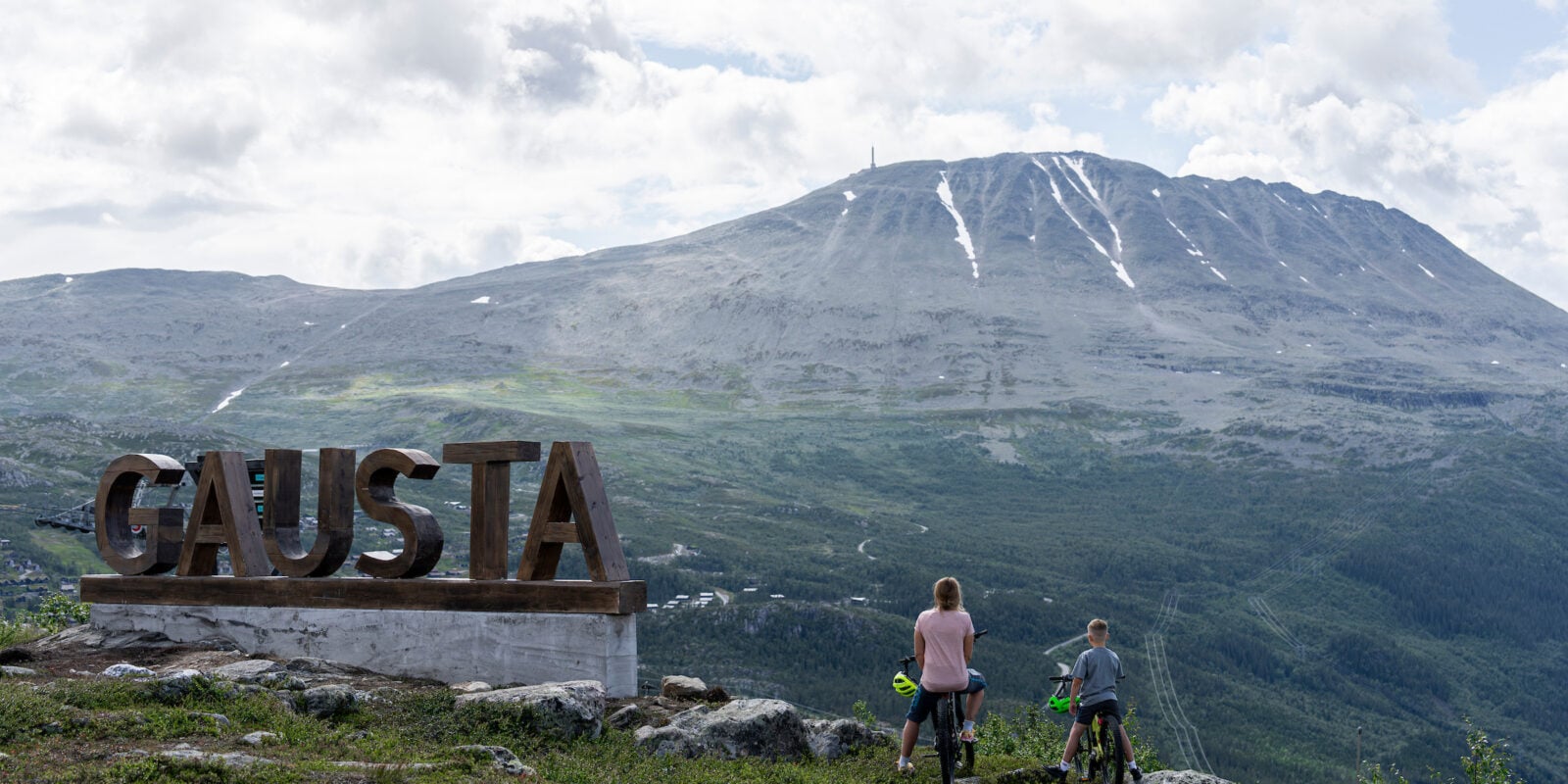 Gausta Sportell på Gaustatoppen hotell med turmuligheter og ski in ski out på Gausta i Telemark partner av Tilbring med rabattkode