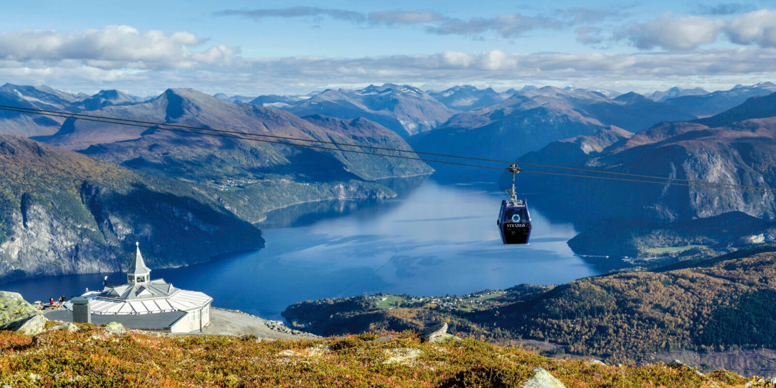 Strandafjellet turdestinasjon og skibakke med Gondol i Møre og Romsdal partner av Tilbring med rabattkode