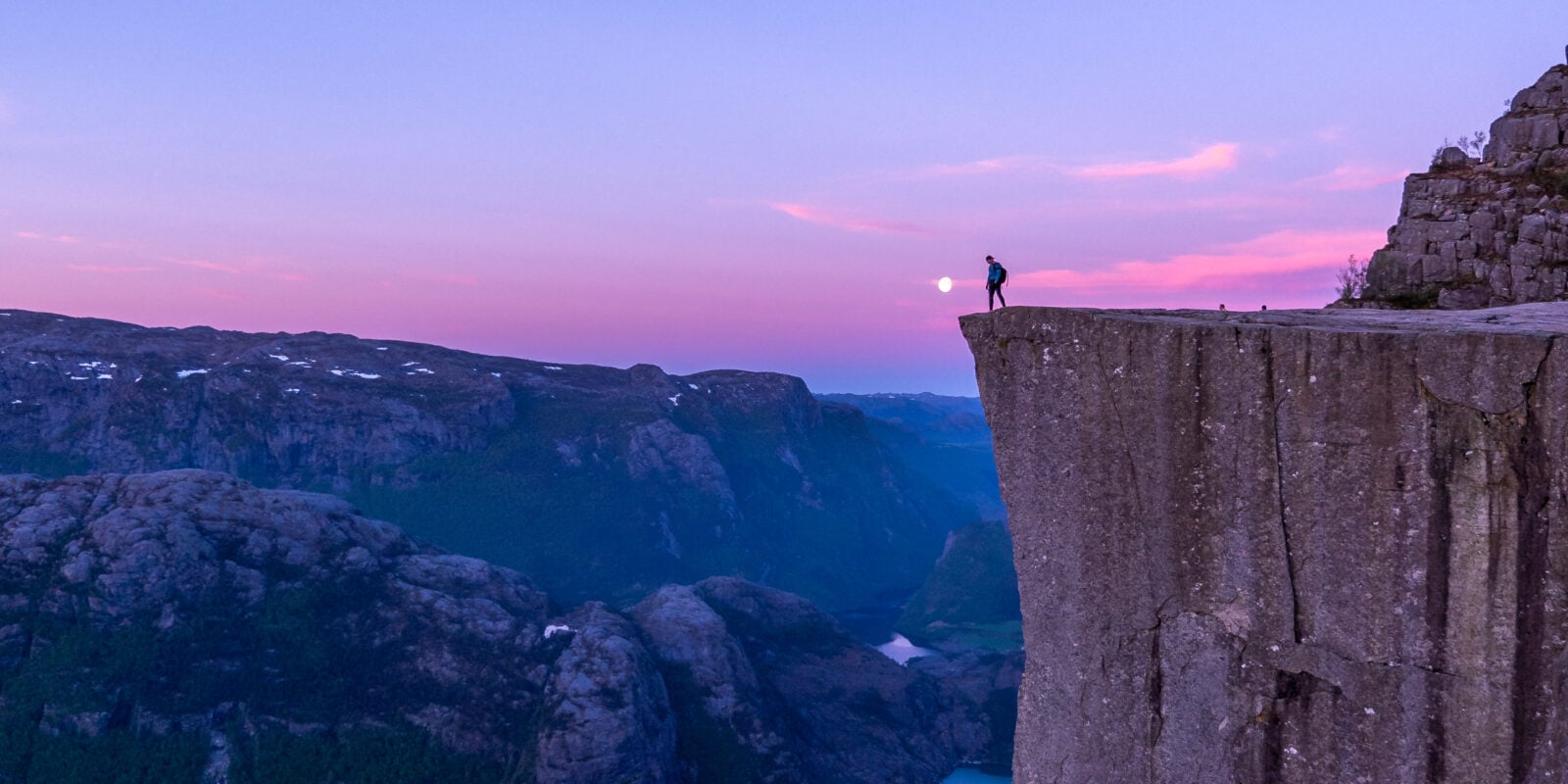 Preikestolen fjellstue hos Preikestolen basecamp partner av Tilbring i rogaland med rabattkode Tilbring ofte rimeligste pris