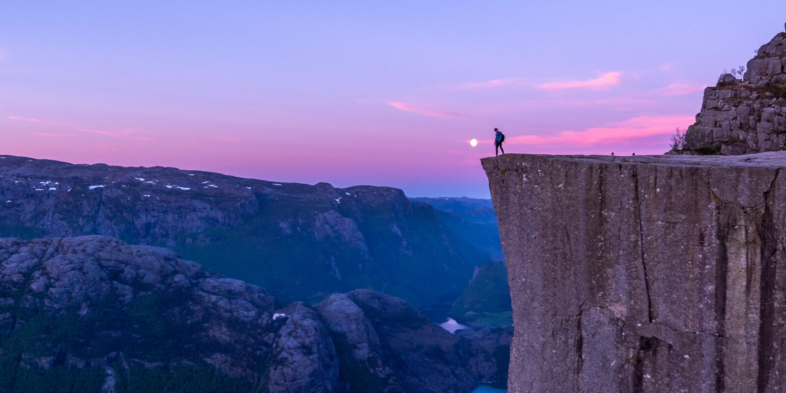 Preikestolen fjellstue hos Preikestolen basecamp partner av Tilbring i rogaland med rabattkode Tilbring ofte rimeligste pris